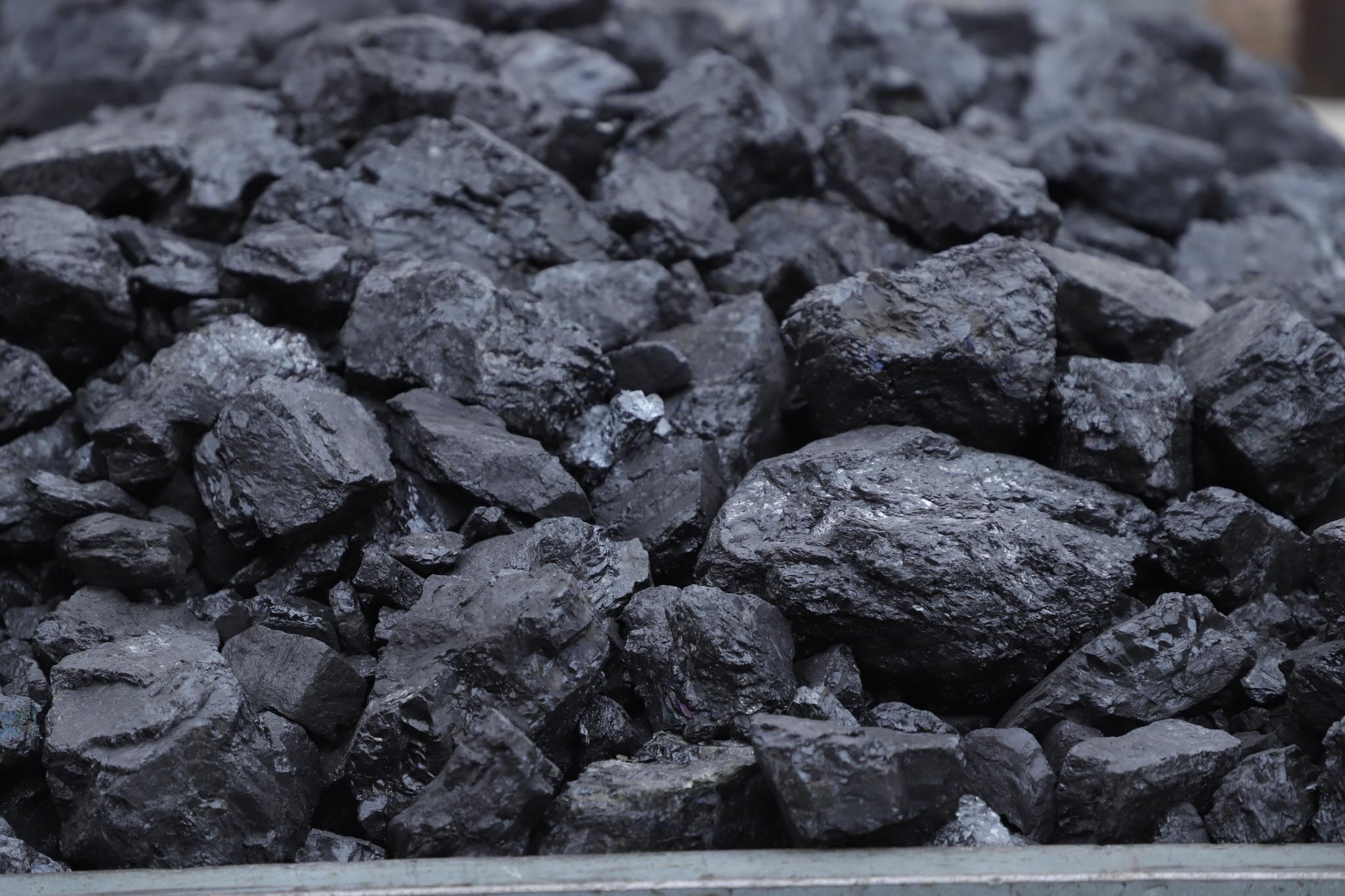 Ошто 1 килограмм көмүрдүн баасы 7 сомдон сатылууда