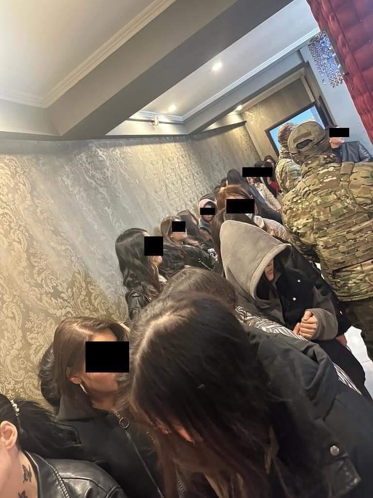 ГКНБ накрыл секс-притон для иностранцев в Бишкеке&nbsp;