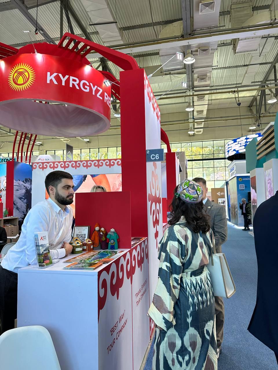 Ташкенттеги көргөзмөдө Кыргызстандын атынан рекорддук сандагы туроператорлор катышууда (сүрөт)