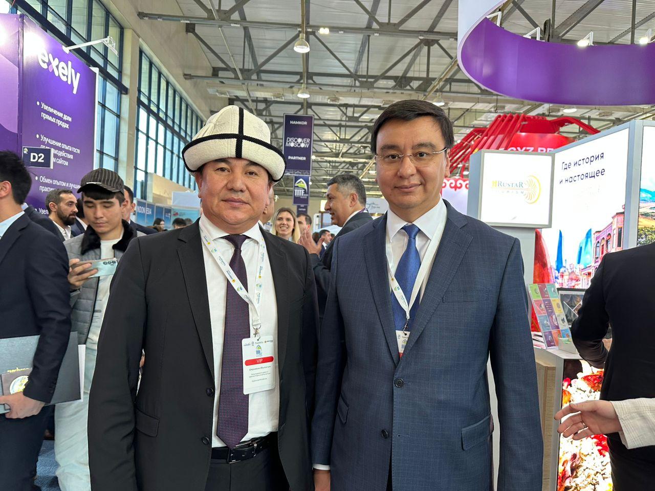 Ташкенттеги көргөзмөдө Кыргызстандын атынан рекорддук сандагы туроператорлор катышууда (сүрөт)