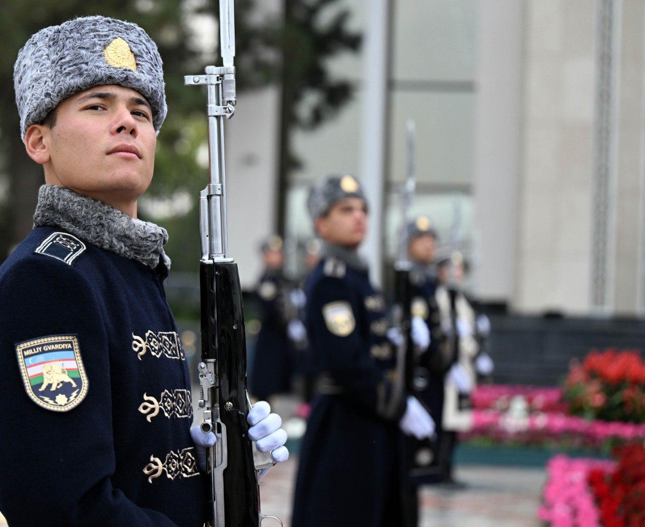 Президент Садыр Жапаров иш сапары менен Ташкентке барды (сүрөт)