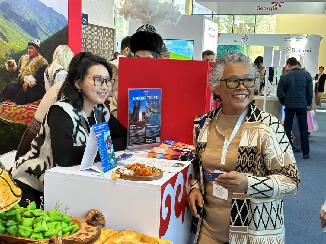 Ташкенттеги көргөзмөдө Кыргызстандын атынан рекорддук сандагы туроператорлор катышууда (сүрөт)