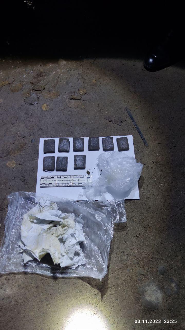 Бишкекте 26 жаштагы жигит баңгизат менен кармалды (видео)