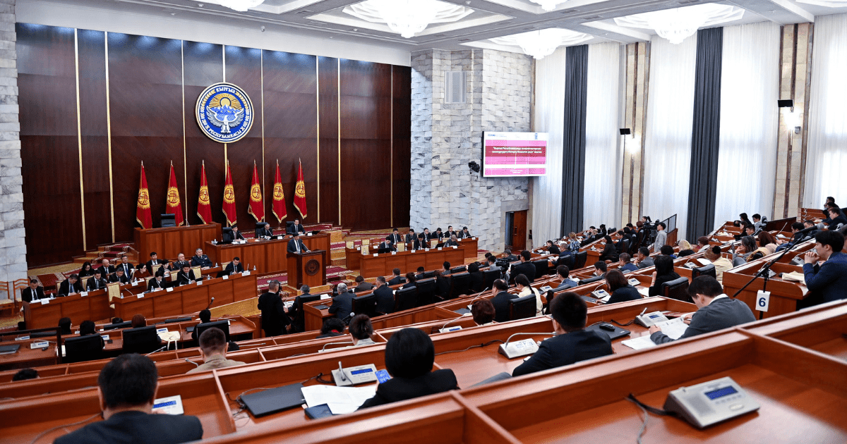 Жогорку Кеңештин депутаттарына кызматтык унаалар кайтарылбайт