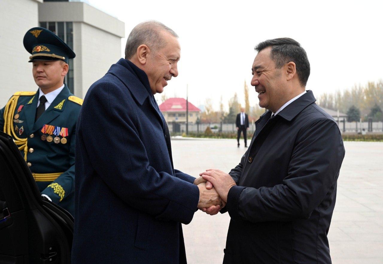 Садыр Жапаров менен&nbsp; Режеп Тайип Эрдоган менен "Ынтымак ордодон" расмий жолугушту. (Сүрөттөр)