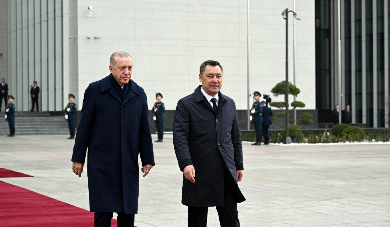 Садыр Жапаров менен&nbsp; Режеп Тайип Эрдоган менен "Ынтымак ордодон" расмий жолугушту. (Сүрөттөр)