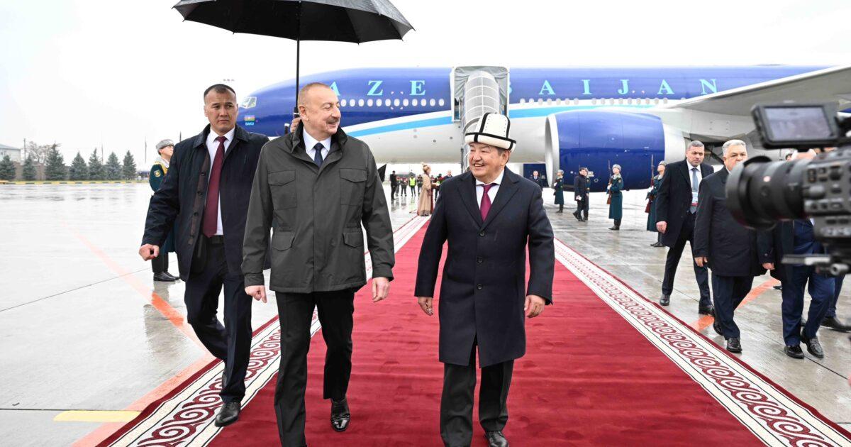 Азербайжандын президенти Илхам Алиев Кыргызстанга иш сапары менен келди