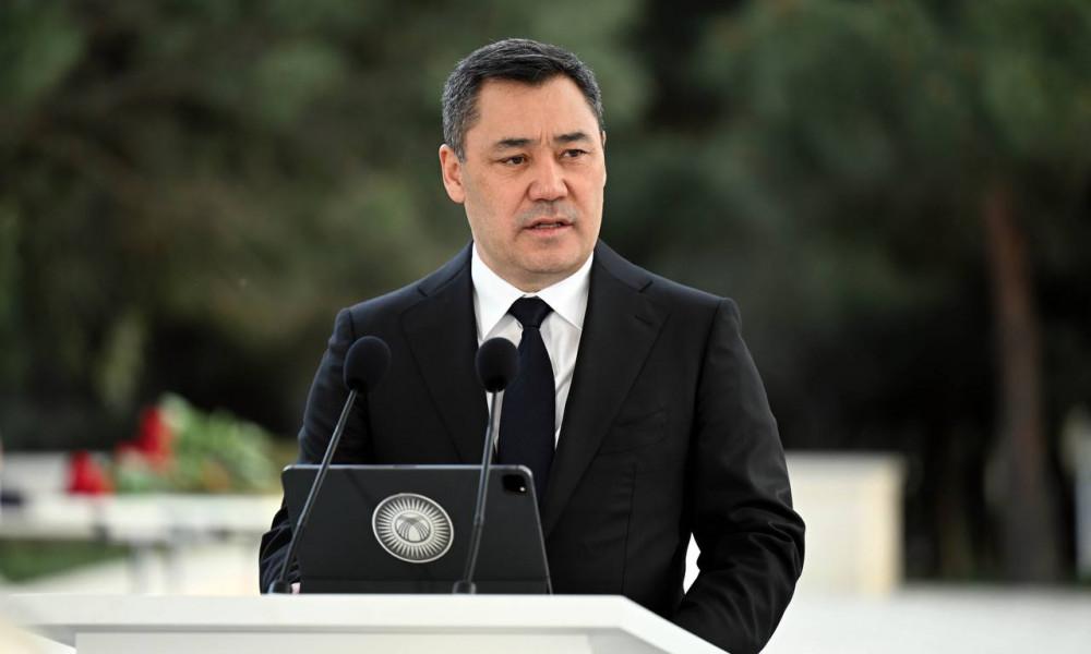 Садыр Жапаров&nbsp; мугалимди тилдеген аялдын жоругун сынга алды