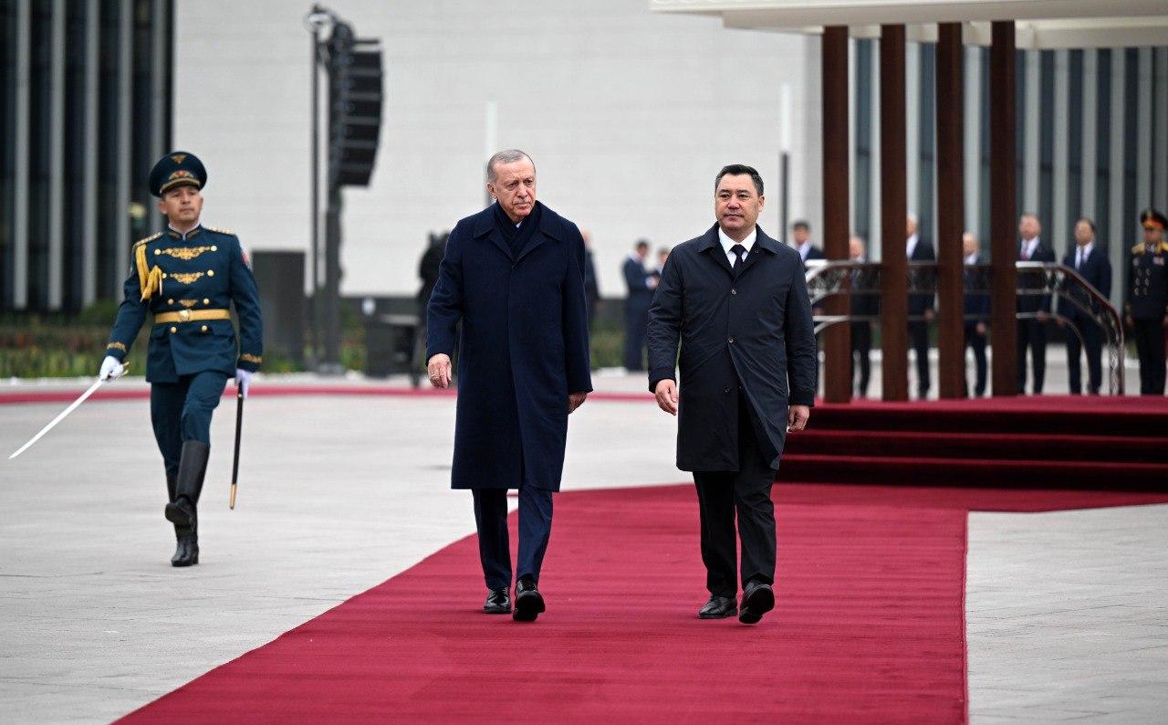 Садыр Жапаров менен&nbsp; Режеп Тайип Эрдоган менен "Ынтымак ордодон" расмий жолугушту. (Сүрөттөр)