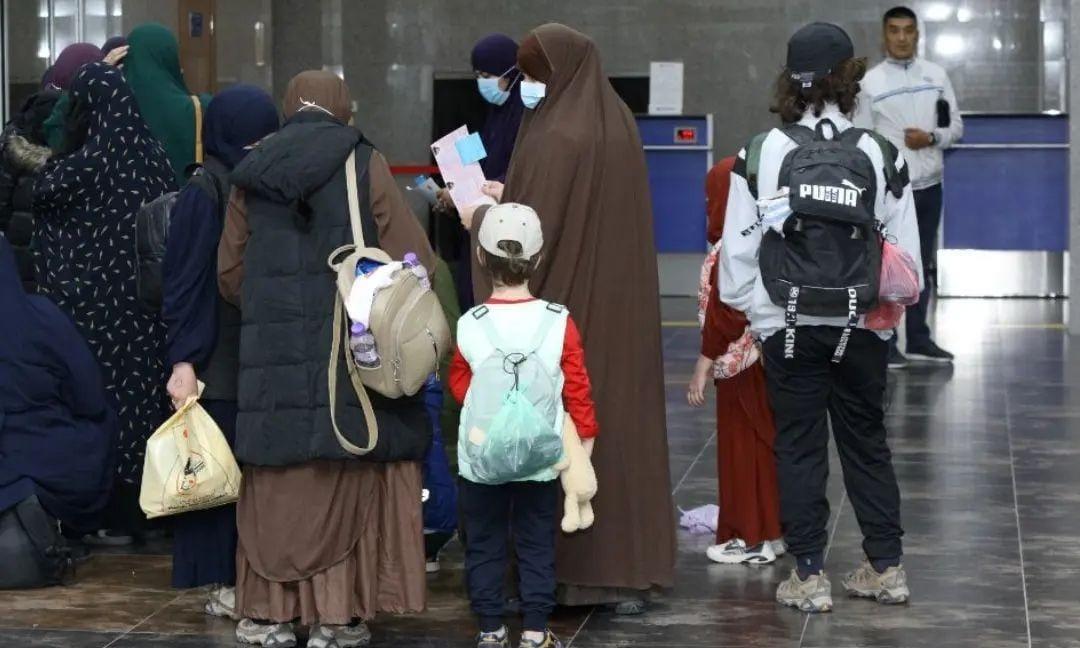 МИД: В Кыргызстан из Сирии репатриировали 21 женщину и 62 ребенка