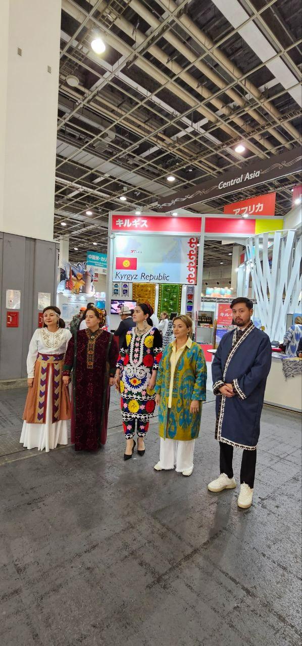 Японияда өткөн туристтик көргөзмөгө Кыргызстандын атынан ырчы Анжелика катышып туризмди өнүктүрүүгө жардам берүүдө