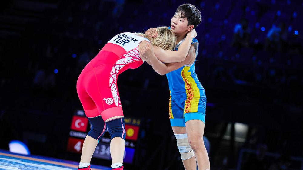 Кыргызстандык балбан кыздар &nbsp;дүйнө чемпионатына катышат