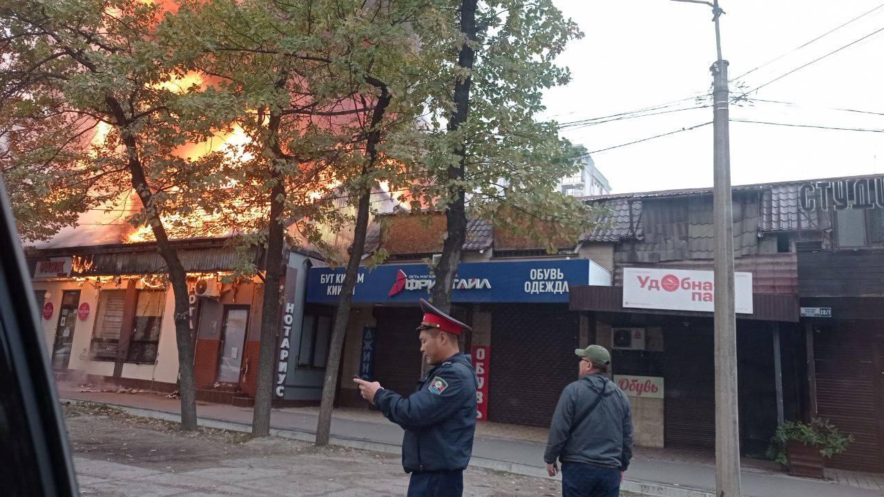 Бишкектин борборундагы кафеден өрт чыкты