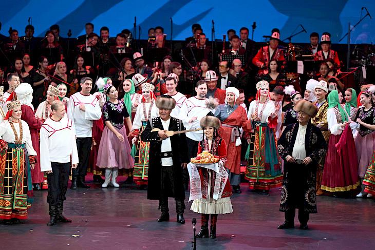 Кара-Кыргыз автономиялуу облусунун түзүлгөндүгүнө 100 жыл! Москвада маданий иш-чара өттү