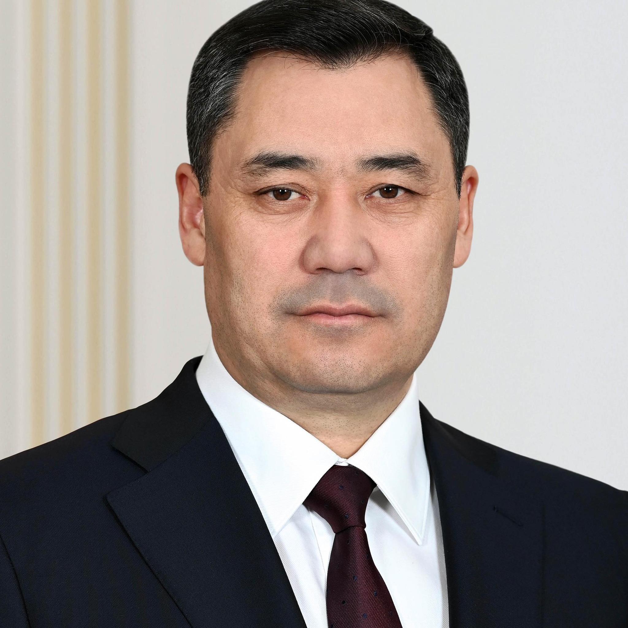 &nbsp;"Карточка алып коюу ушунчалык оорбу силерге?" Садыр Жапаров Бишкек шаарын тургундарына кайрылды