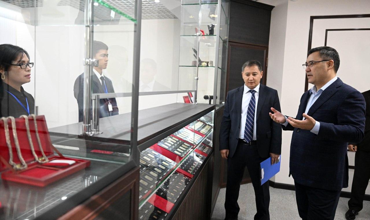 &ldquo;Кыргызалтын&rdquo; 50 млн сомго алтын куйма сатып, таза кирешеси 3 млн сом болгон