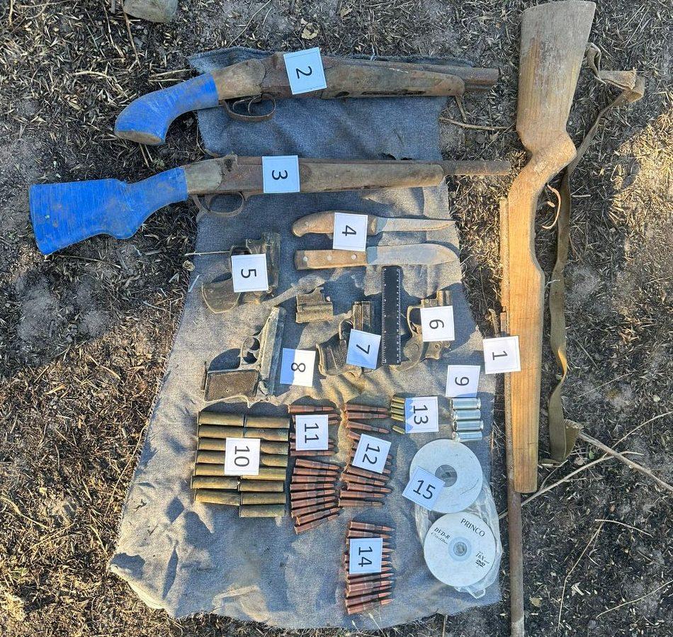 УКМК: Кара-Балтада курал-жарак жана ок-дарылар сакталган жай табылды