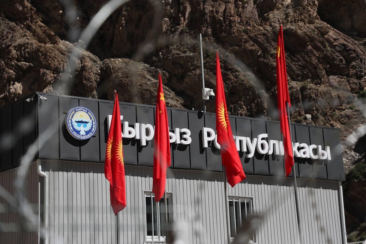 Кыргызстан менен Кытай жаңы &ldquo; Бедел&rdquo; өткөрмө пунктун ачты