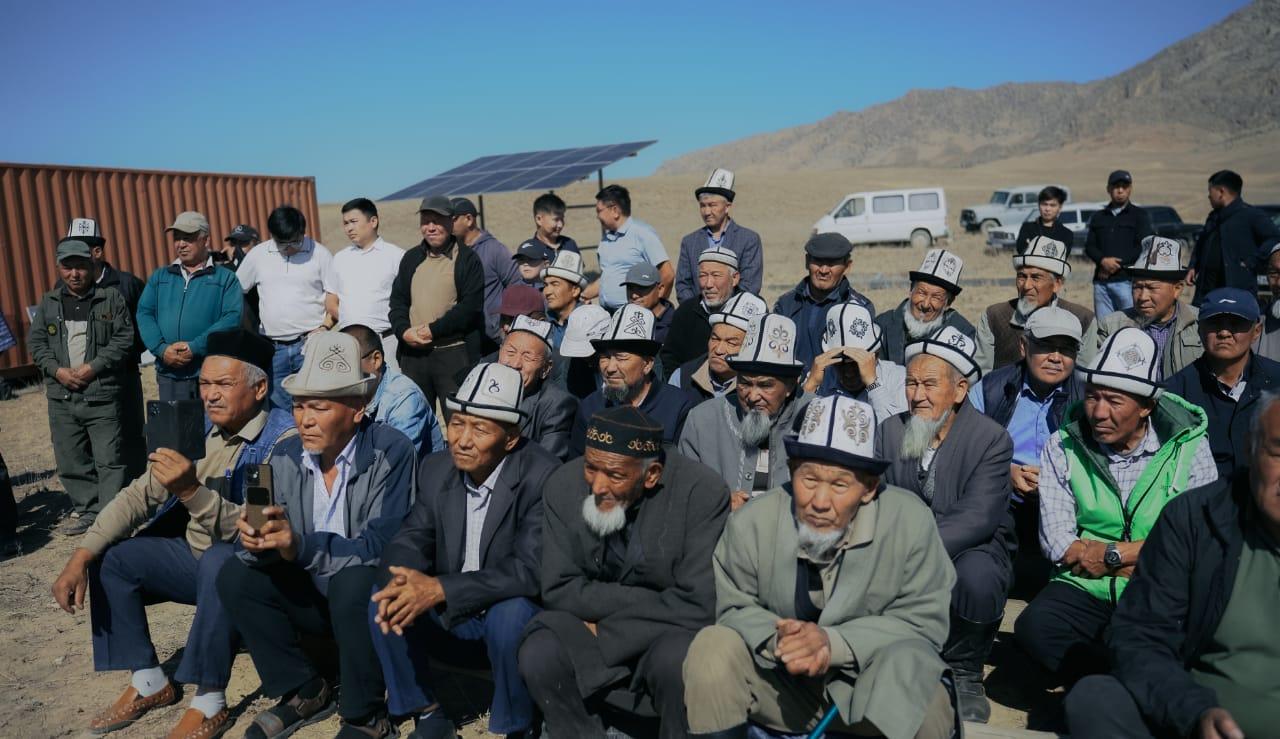 Күн панелдери астына клубника да өстүрөбүз. Баткенде уникалдуу "Агровольтайка" долбооруна старт берилди. 
&nbsp;